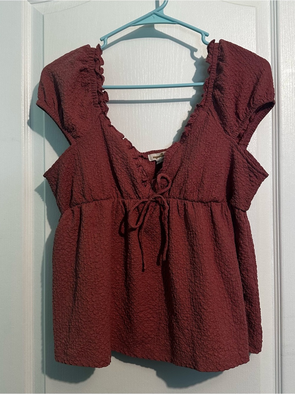 ✈️Textured Tie-Front Peplum Top
